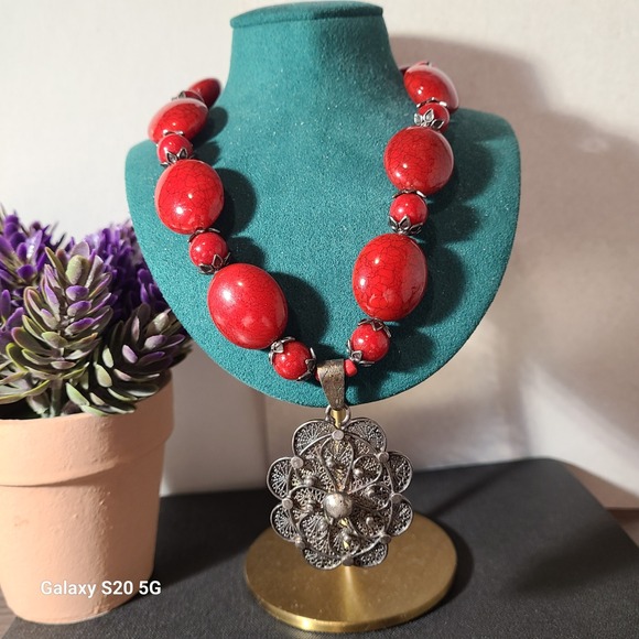 Red Beaded Statement Necklace Floral Pendant Silver Tone Bohemian Jewelry NWOT‎ - Picture 4 of 6